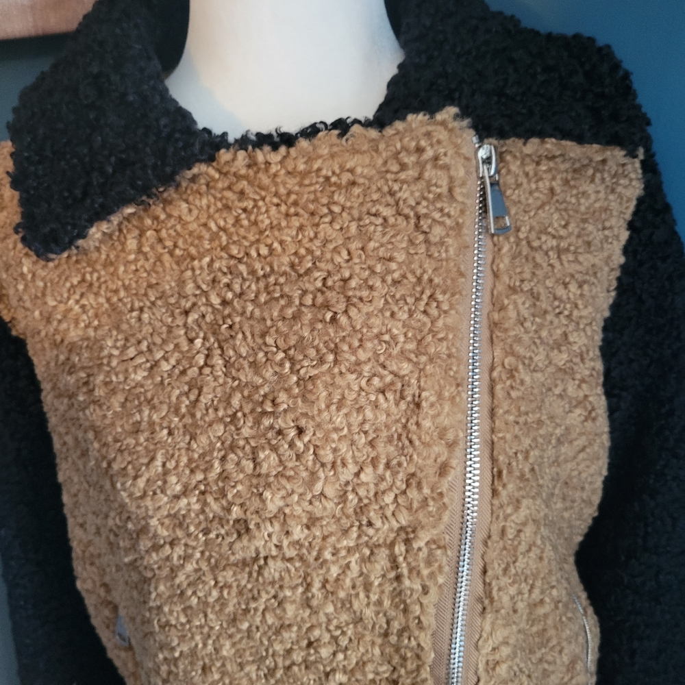 Nine West Two-Tone Black and Brown Teddy Jacket Reposhing!!! - Picture 6 of 8